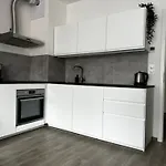 Newtranquil Apartment Near Corvin