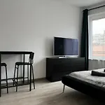 Newtranquil Apartment Near Corvin